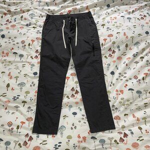 Vuori Ripstop Pants size M in dark charcoal grey color